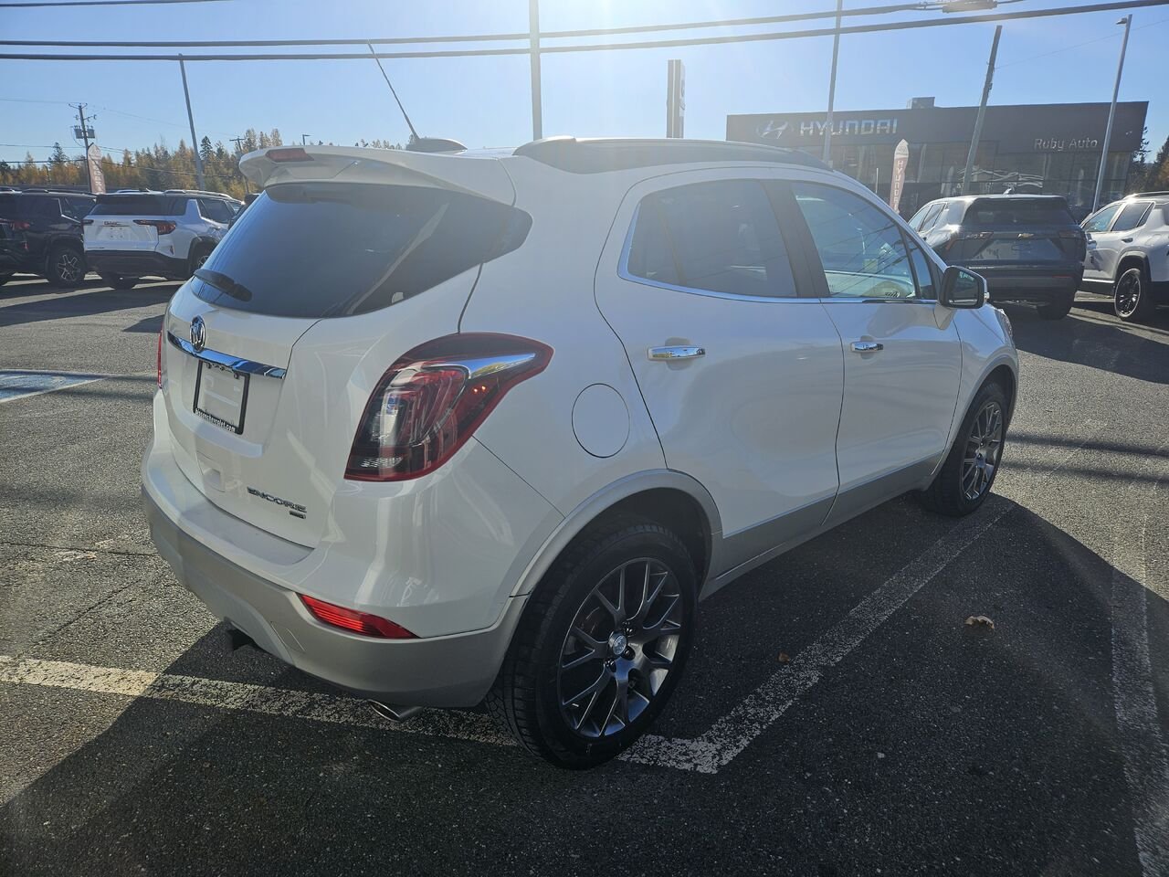 Buick Encore Tourisme sport 4 portes TI 2019 Blanc Thetford Mines - photo #2