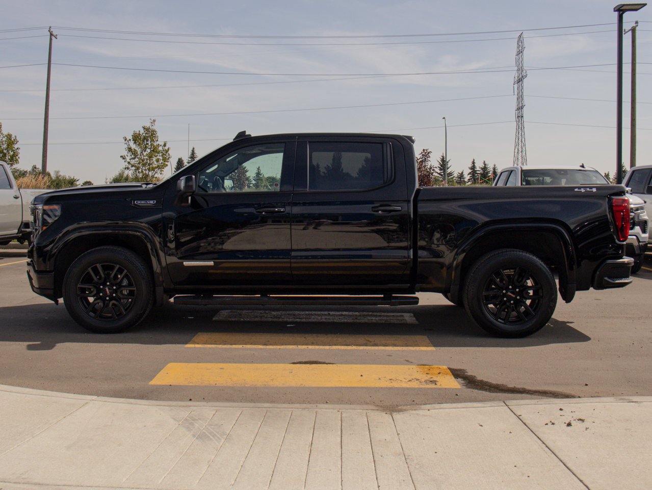 2024 GMC Sierra 1500 4WD Crew Cab 147 Elevation Black Sherwood Park - photo #5