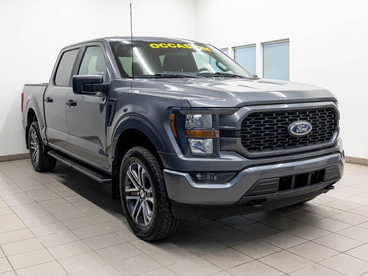 Ford F-150 XL STX CREW 4X4 *NAV* GR REMORQ CARPLAY 2023 Gris Saint-Jérôme - photo #9