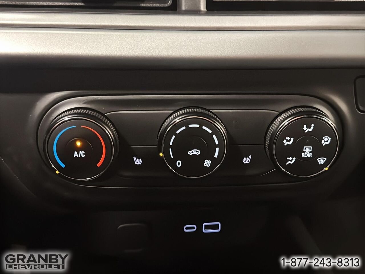 Chevrolet Trax 1RS 4 portes | G3886 2025 Noir Granby - photo #17