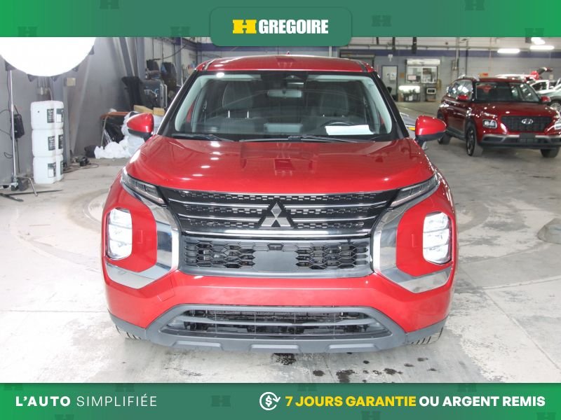 2023 Mitsubishi Outlander Plug-In Hybrid Red Blainville - photo #1