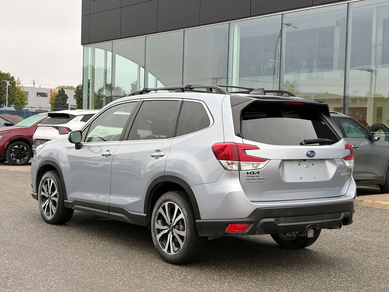 2024 Subaru Forester Silver Gatineau - photo #3