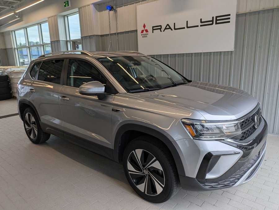 Volkswagen Taos Comfortline 4MOTION 2024 Gris