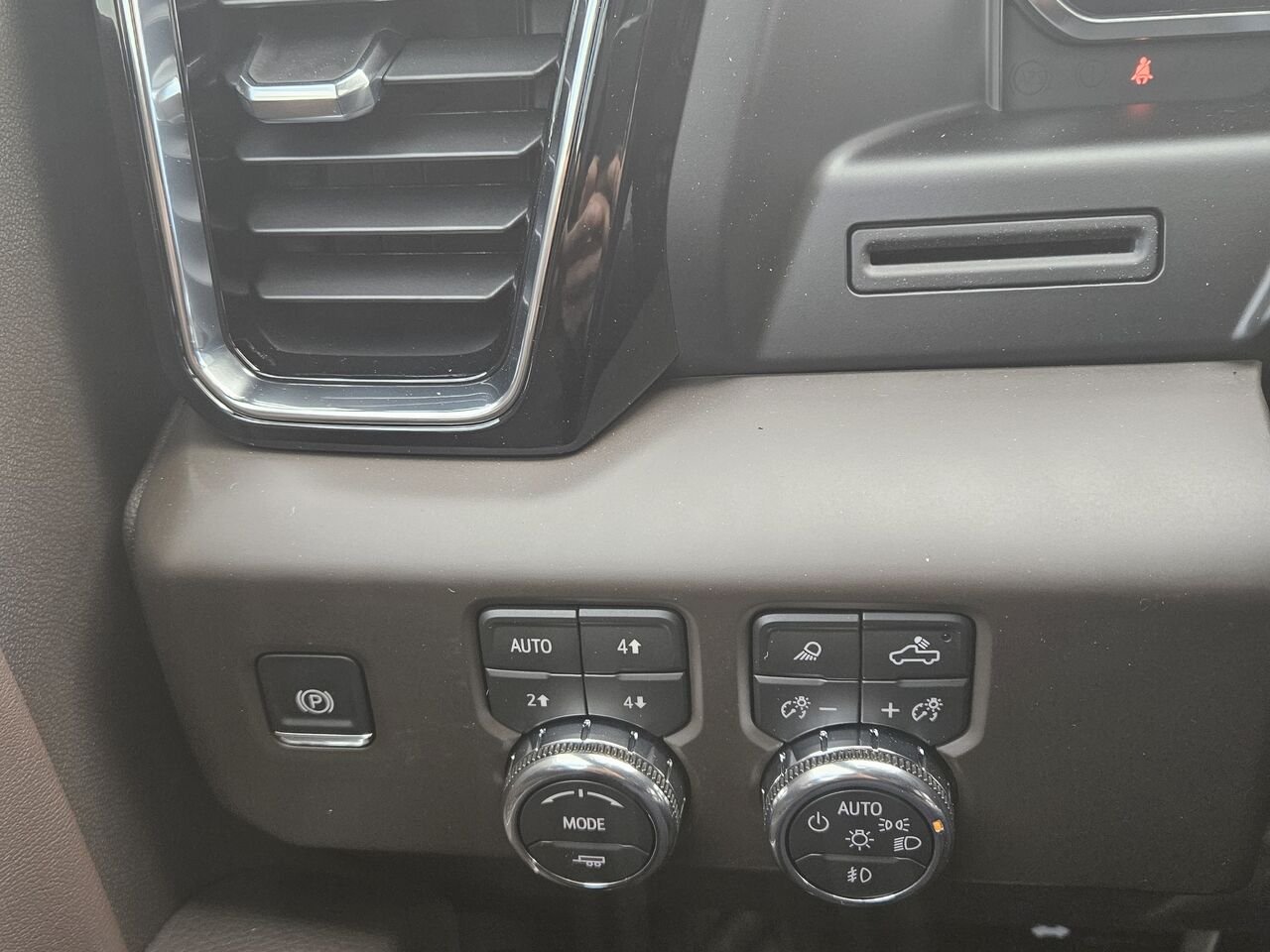 2026 GMC Sierra 1500 Denali cabine multiplace 4RM 147 po Sterling Metallic Thetford Mines - photo #14