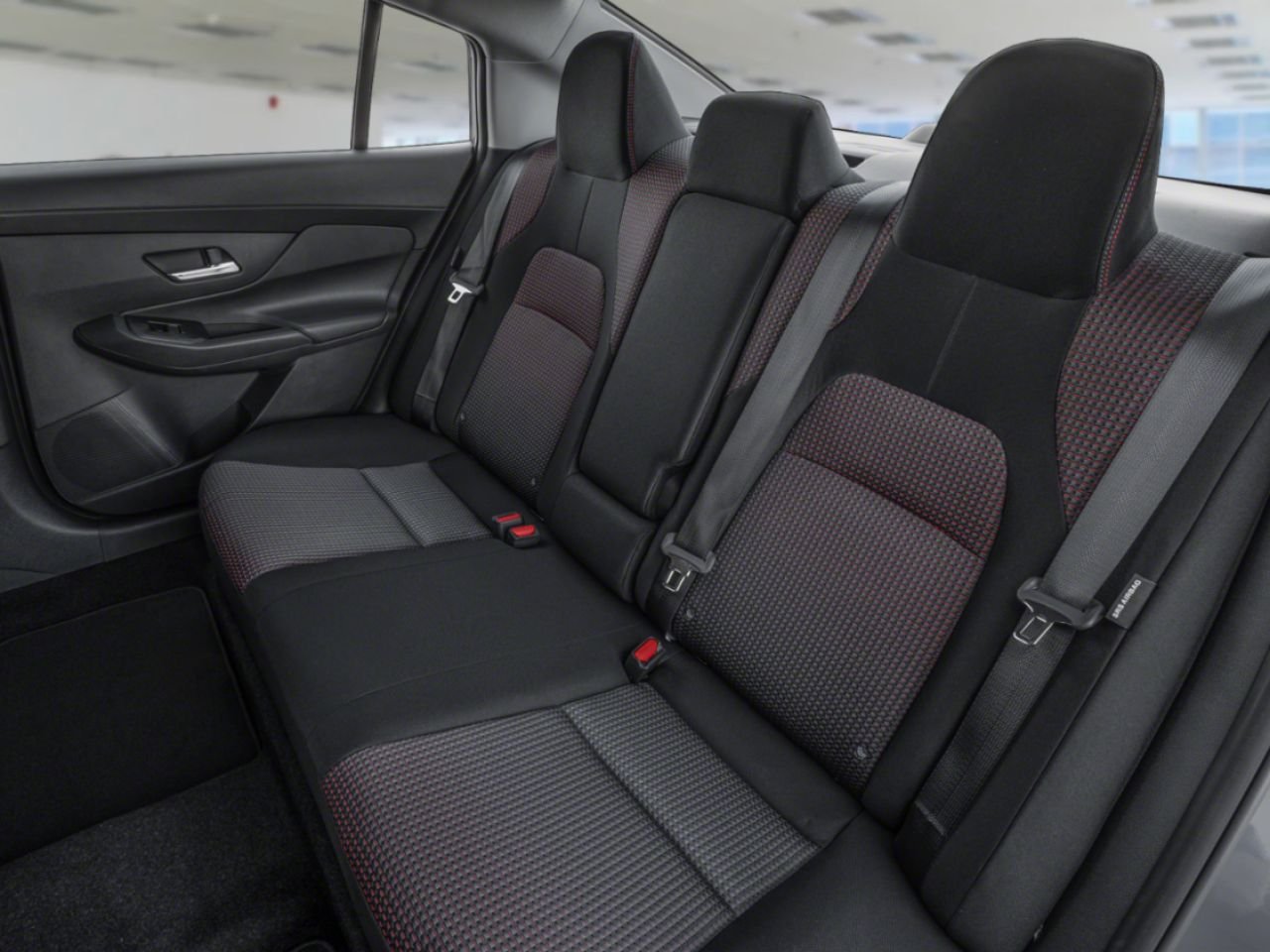 2026 Nissan Sentra Aspen White TriCoat/Super Black Saint-Basile-le-Grand - photo #10