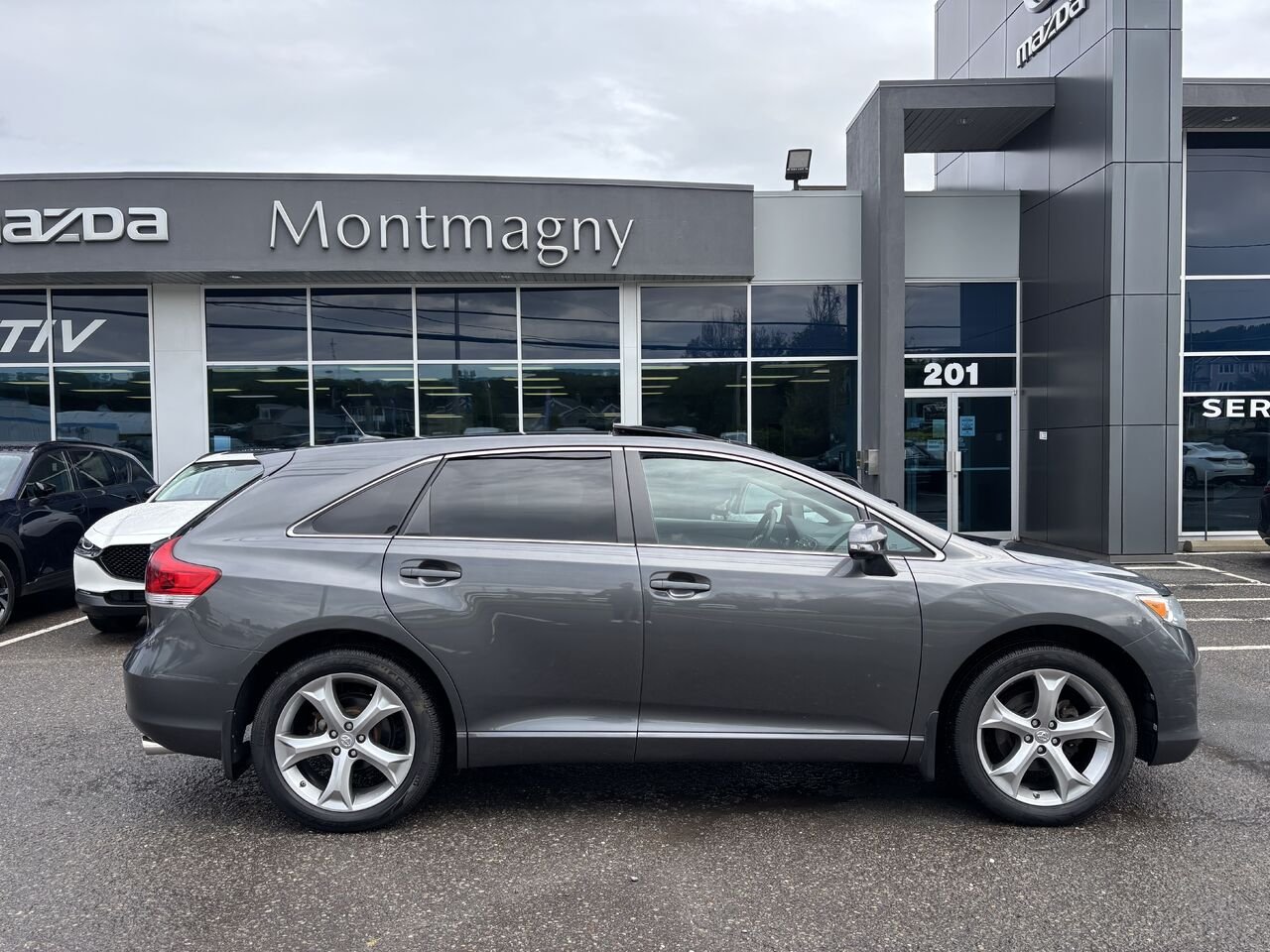 Toyota Venza Familiale V6 4 portes à traction intégrale 2016 Gris Montmagny - photo #7