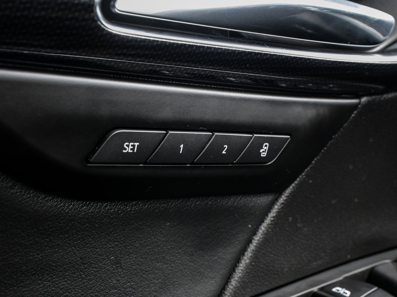 2022 Buick Envision AWD 4dr Essence Blue Sherwood Park - photo #17