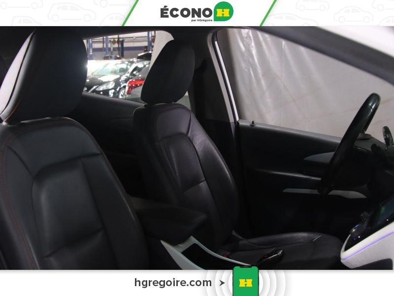 2019 Chevrolet Bolt EV White Laval - photo #21