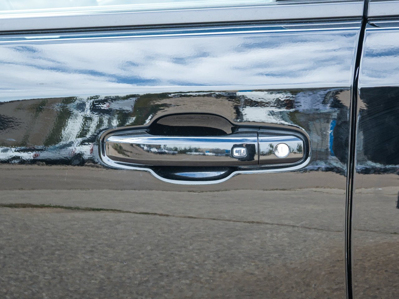 2023 Chevrolet Silverado 1500 4WD Crew Cab 147 RST Black Sherwood Park - photo #8