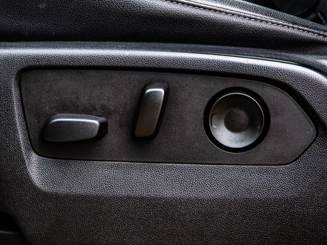 2022 Chevrolet Silverado 1500 4WD Crew Cab 147 RST Grey Sherwood Park - photo #33