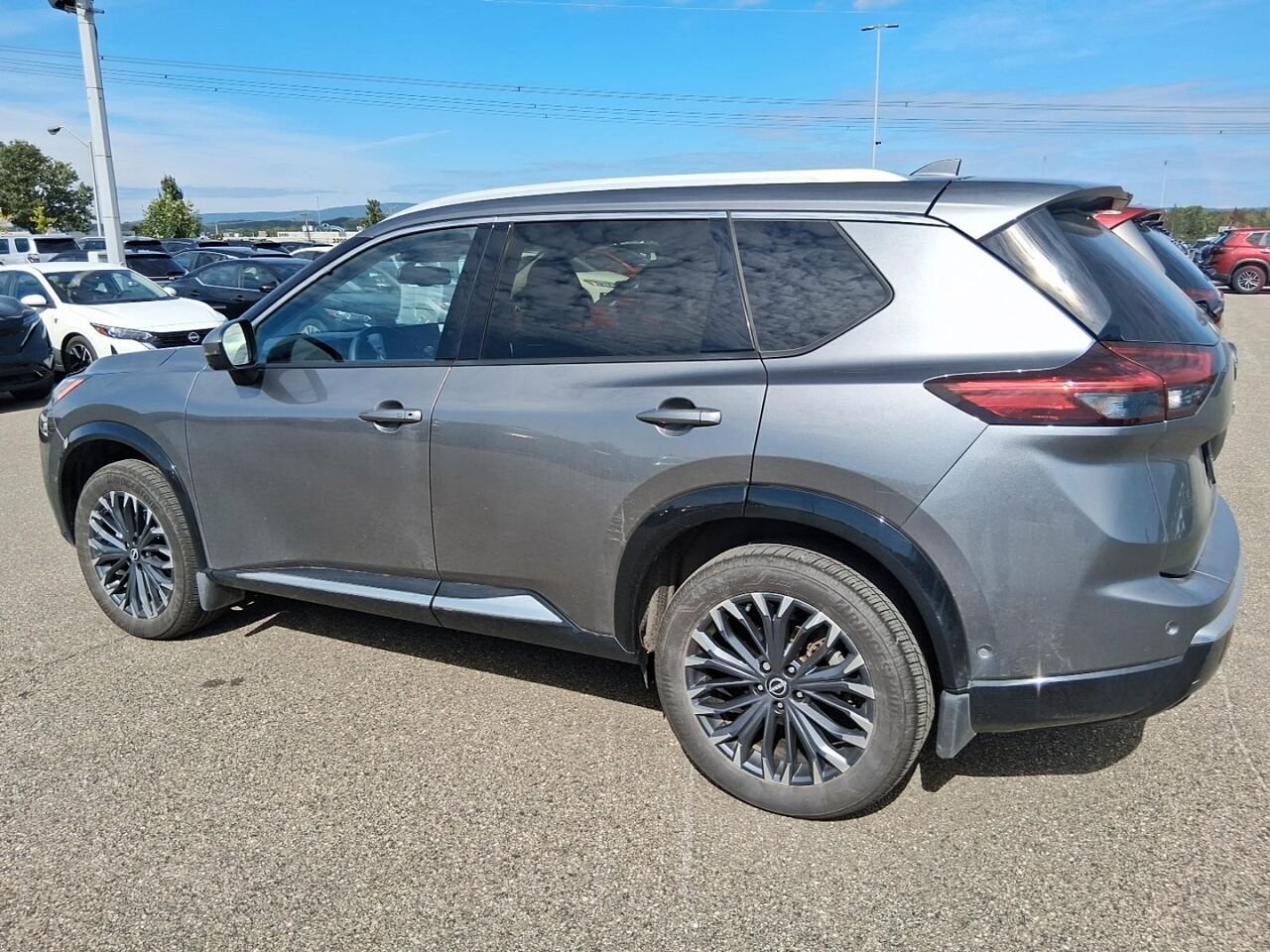 2025 Nissan Rogue PLATINE Grey Québec - photo #1
