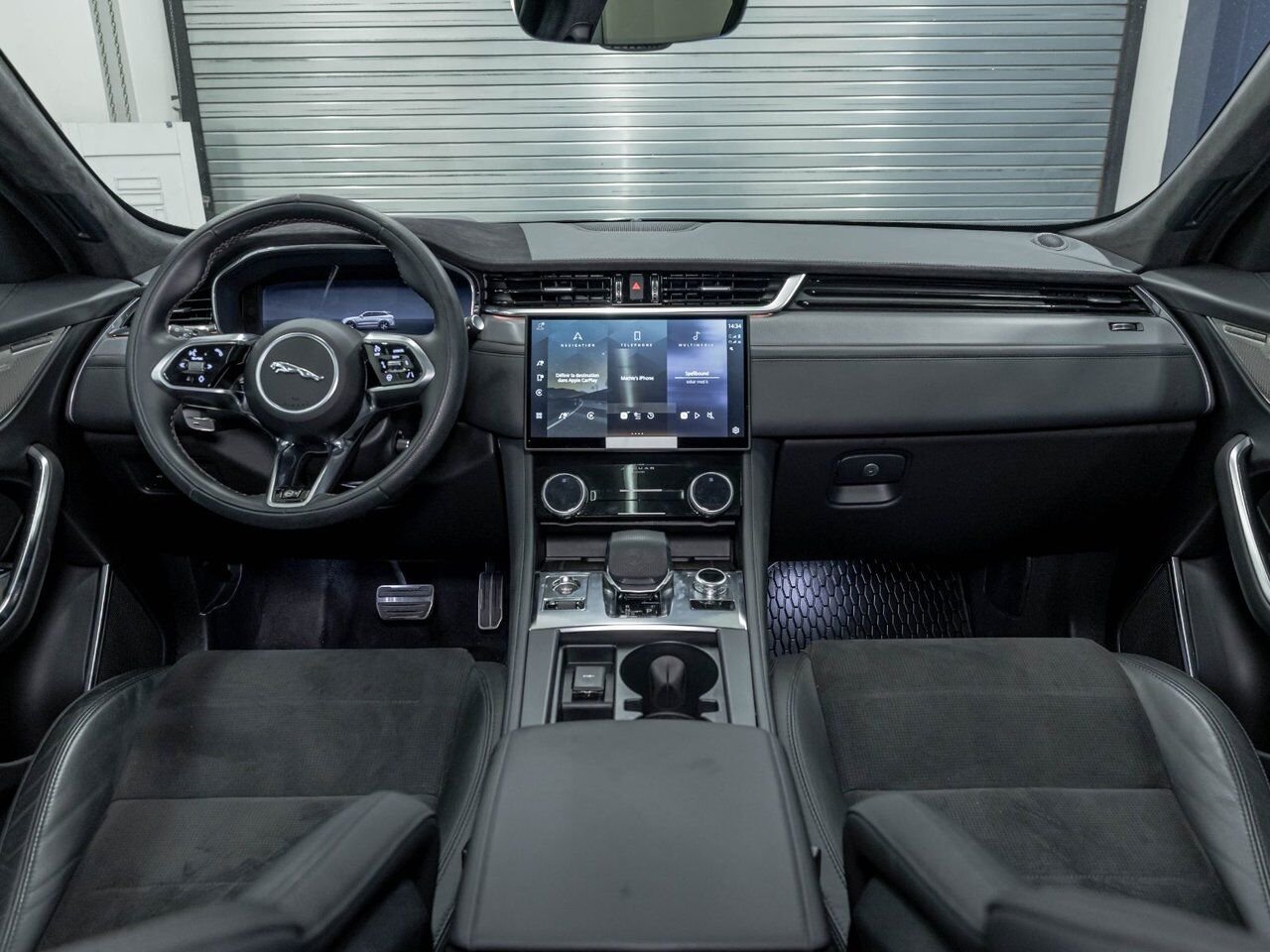 2025 Jaguar F-PACE P575 SVR EDITION AWD V8 *TOIT* NAV SIÈGES VENTIL Black Saint-Jérôme - photo #11