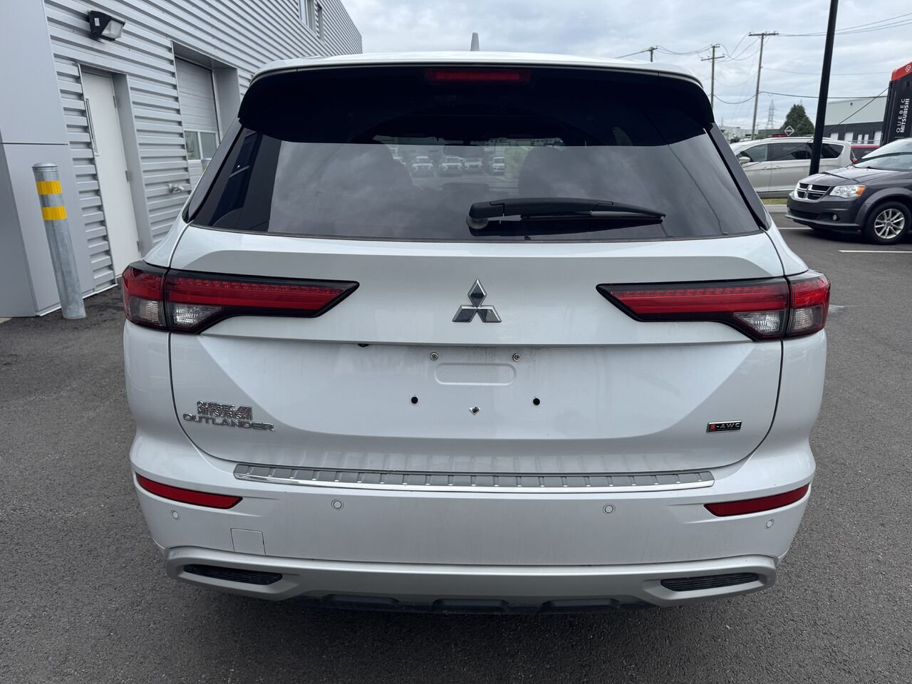Mitsubishi Outlander 2024 Blanc Saint-Eustache - photo #5