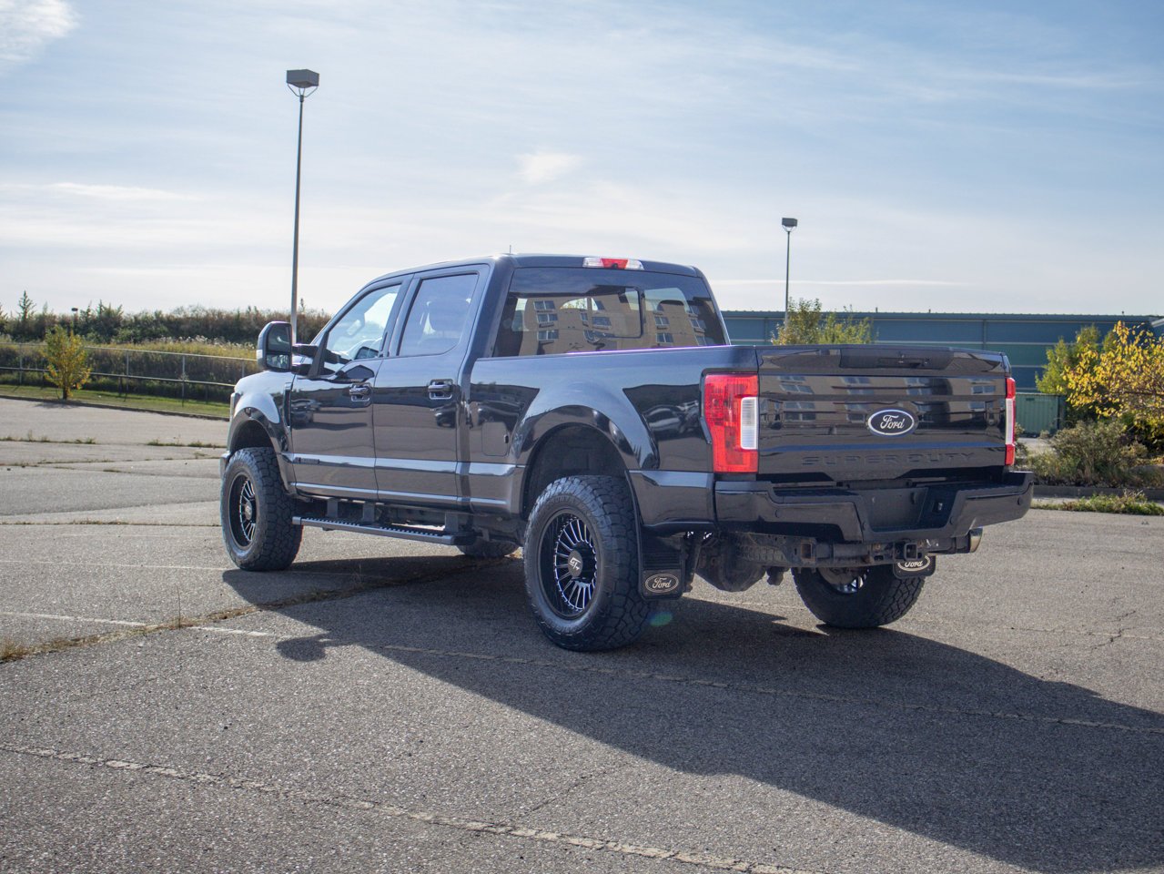 2019 Ford Super Duty F-350 SRW LARIAT 4WD Crew Cab 6.75' Box Black Sherwood Park - photo #10