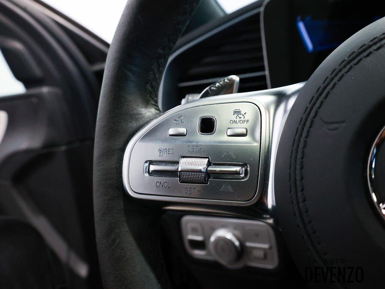 2022 Mercedes-Benz GLS Black Saint-Eustache - photo #16
