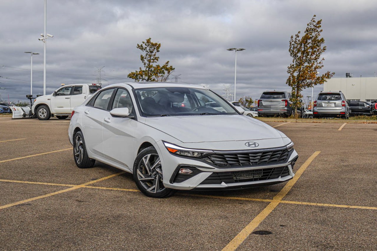 2025 Hyundai Elantra Preferred IVT w/Tech Pkg White Sherwood Park - photo #1