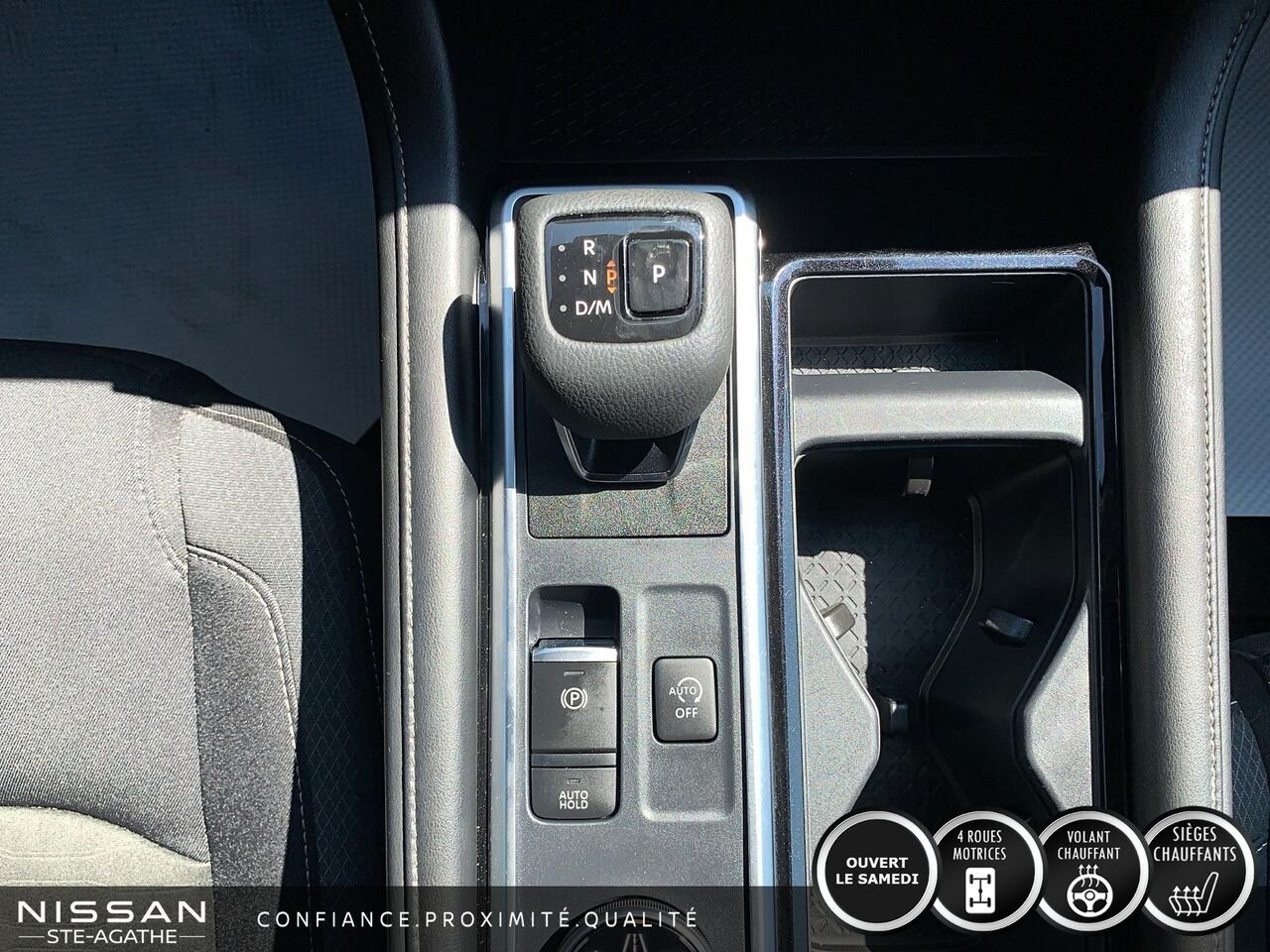 Nissan Pathfinder SV TI | 7 PLACES | TOIT OUVRANT | ATTELAGE | HAYON ÉLECTRIQUE 2024 Bleu Saint-Jérôme - photo #12