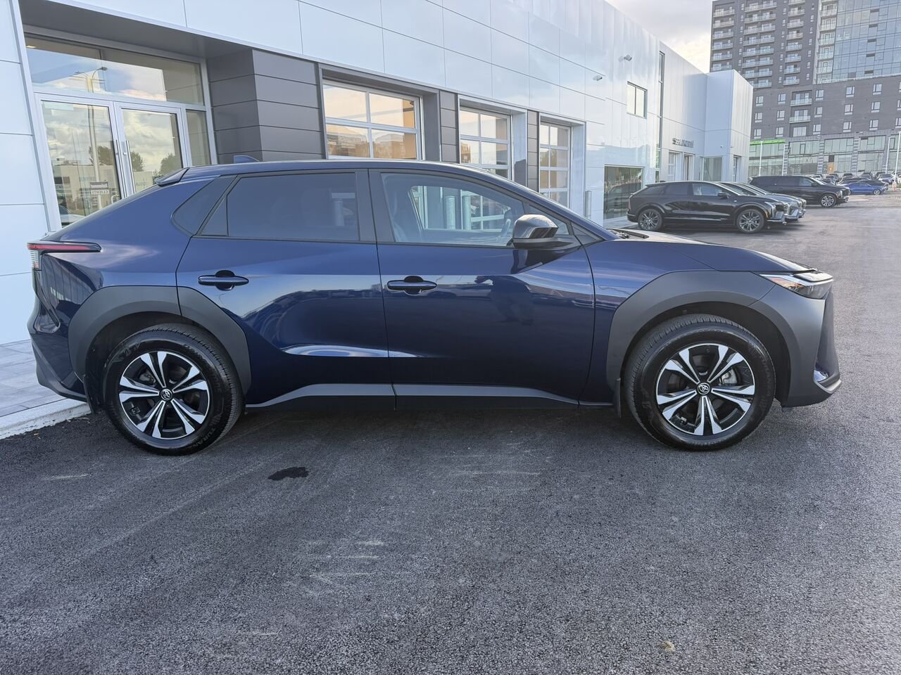 2023 Toyota bZ4X LE Blue Laval - photo #6