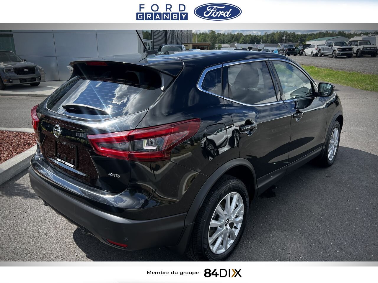 2020 Nissan Qashqai Black Granby - photo #3