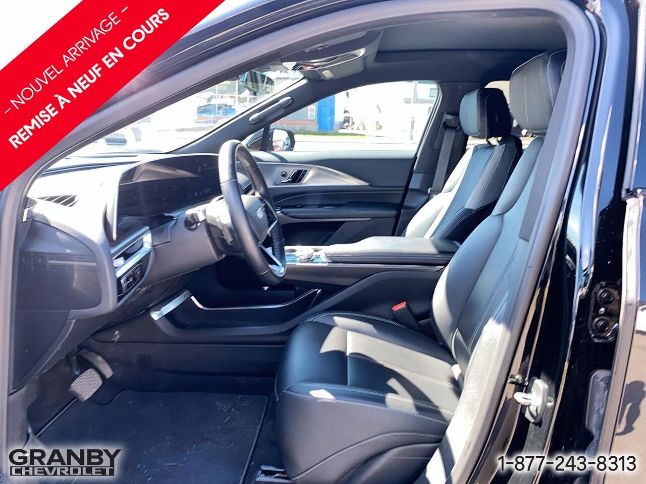 2024 Cadillac LYRIQ Tech 4 portes avec 1SA | G3889 Black Granby - photo #10