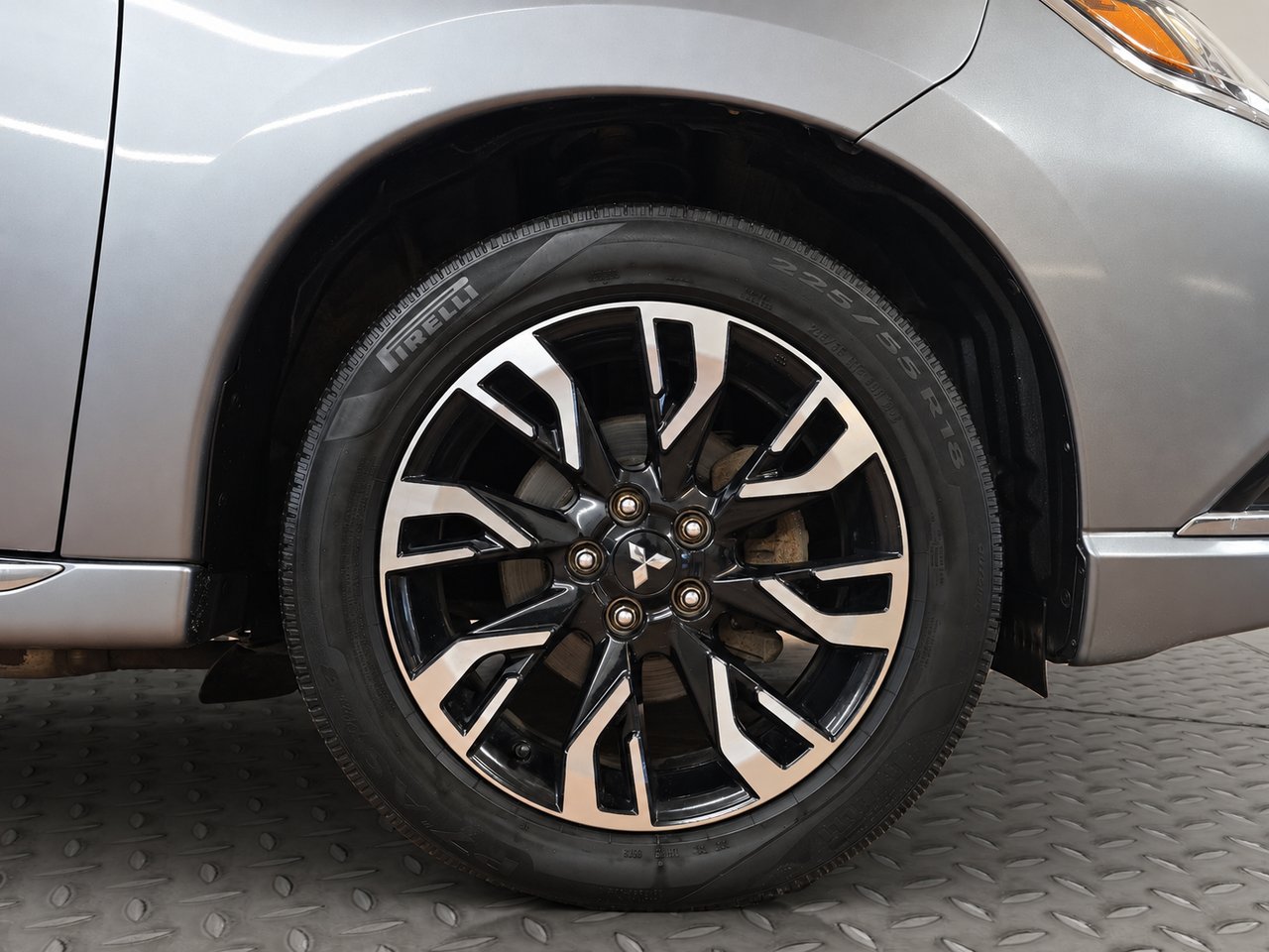 2018 Mitsubishi Outlander Plug-In Hybrid GT S-AWC Grey Val-David - photo #8