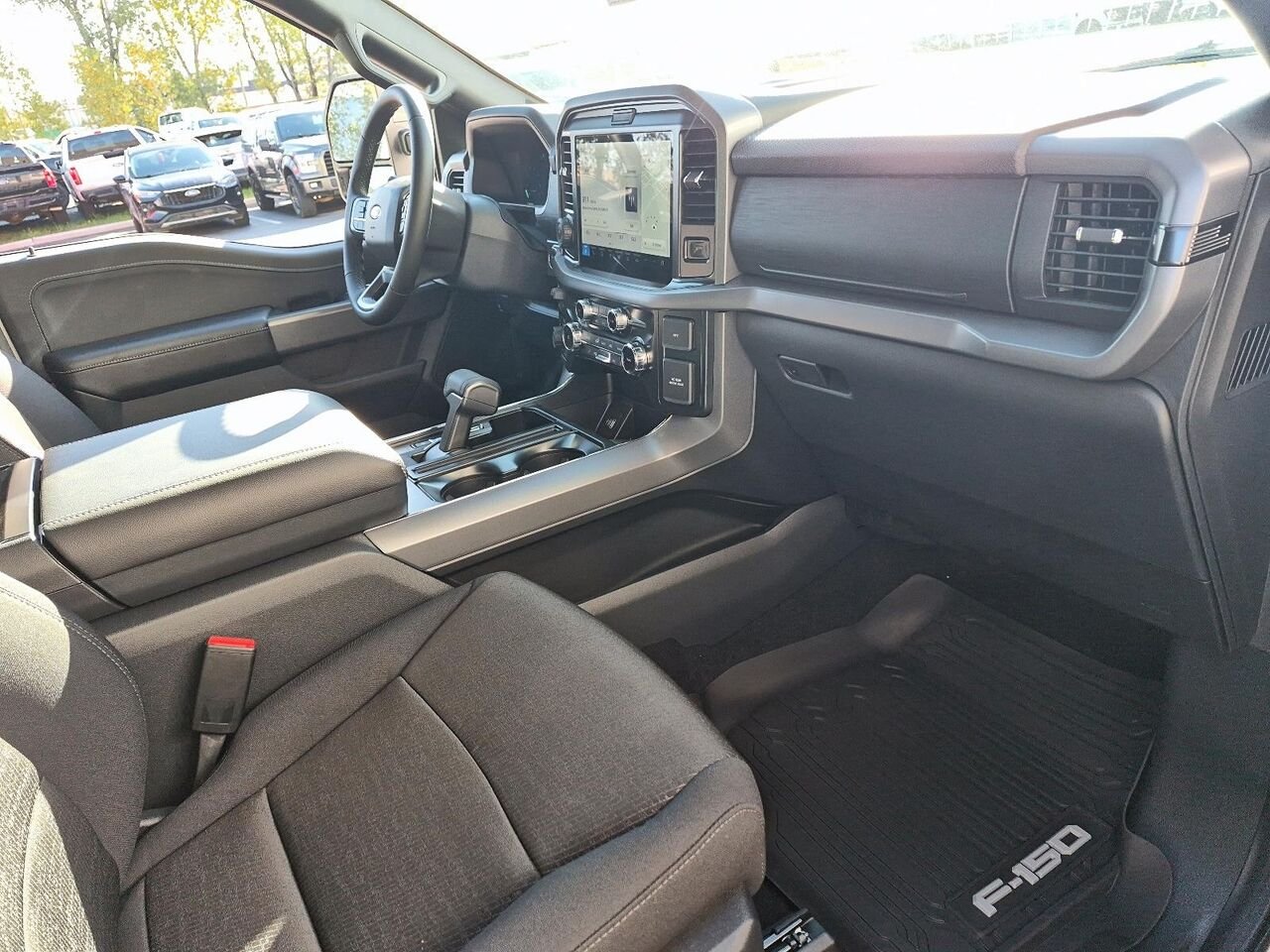 2026 Ford F-150 Oxford White Saint-Jérôme - photo #5