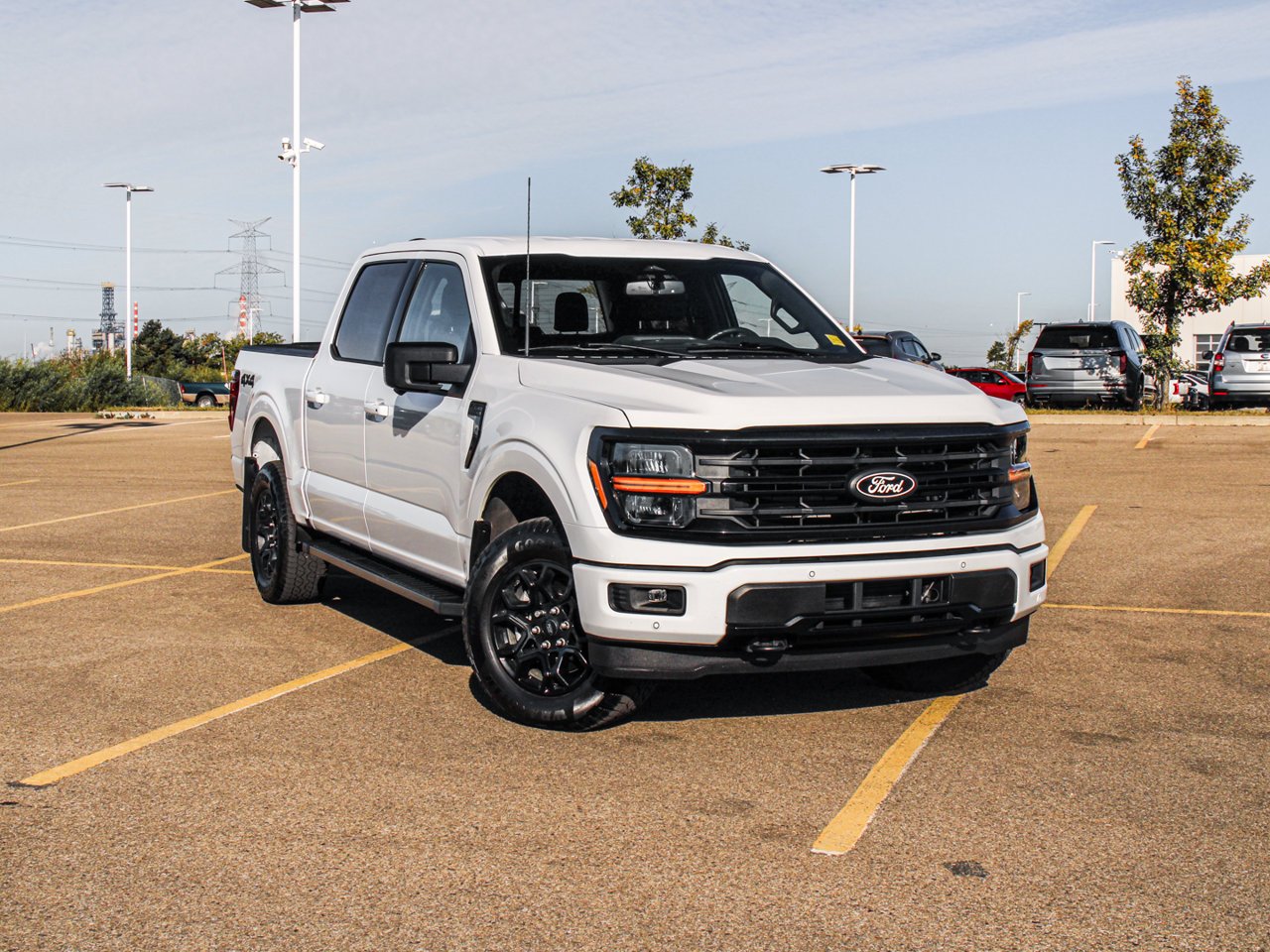2025 Ford F-150 XLT 4WD SuperCrew 5.5' Box White Sherwood Park - photo #1