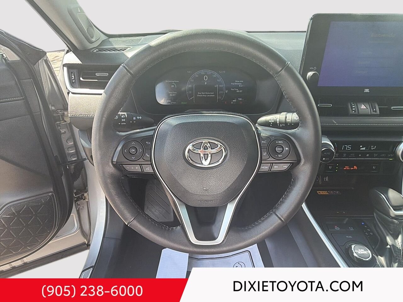 2023 Toyota RAV4 Hybrid Limited AWD / CLEAN CARFAX / HEATED AND VENTILATED SEATS / MOONROOF / ALLOY WHEELS / CARPLAY AND ANDROID AUTO Silver Mississauga - photo #12