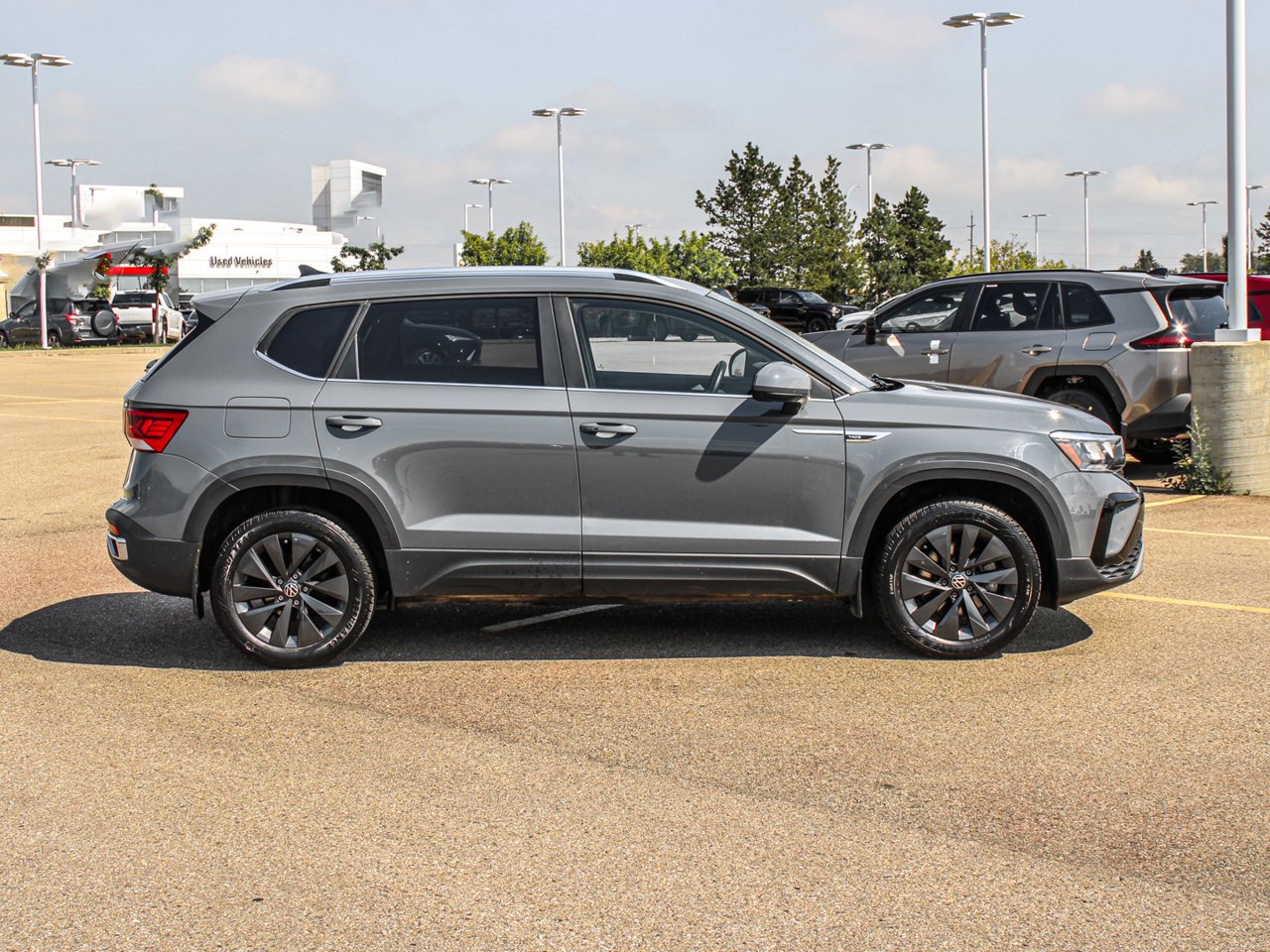 2024 Volkswagen Taos Comfortline FWD Grey Sherwood Park - photo #9