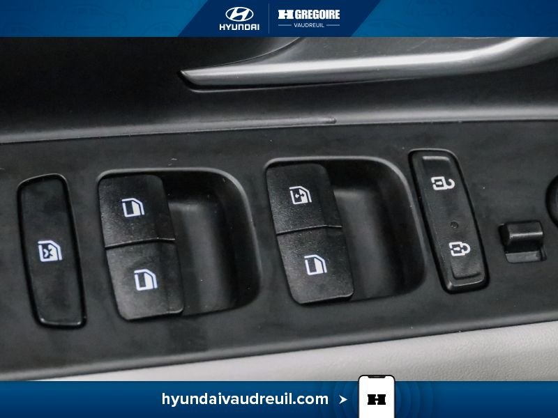 2023 Hyundai Elantra Grey Blainville - photo #16