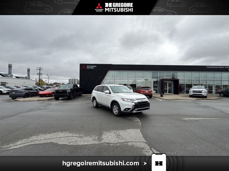 2020 Mitsubishi Outlander White Laval - photo #0