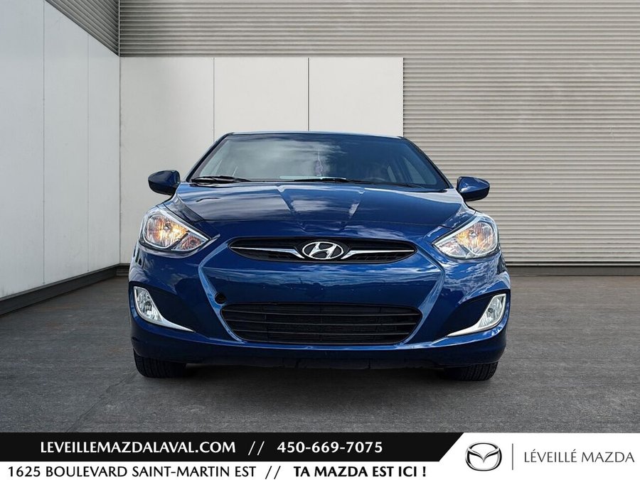 2017 Hyundai Accent SE 5 portes à hayon à transmission automatique Blue
