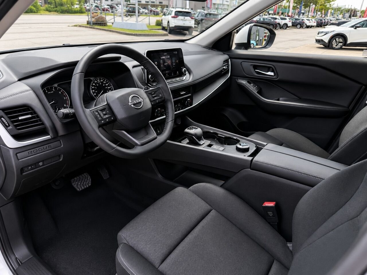 NISSAN Rogue ROGUE S 2026 Blanc Everest nacré triple couche Châteauguay - photo #11