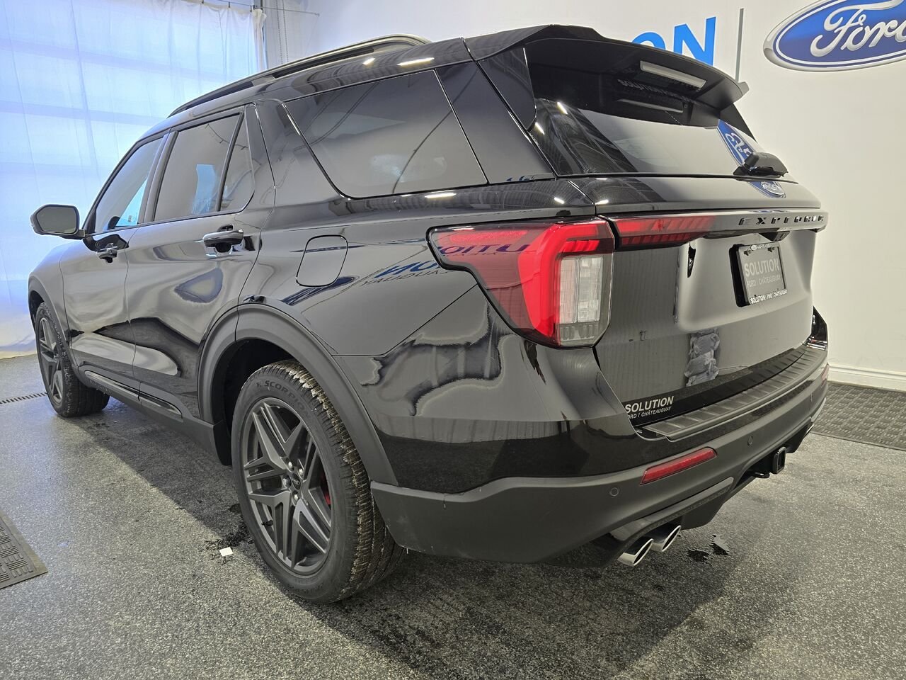 Ford Explorer ST 4RM 2026 Noir agate métallisé Châteauguay - photo #1
