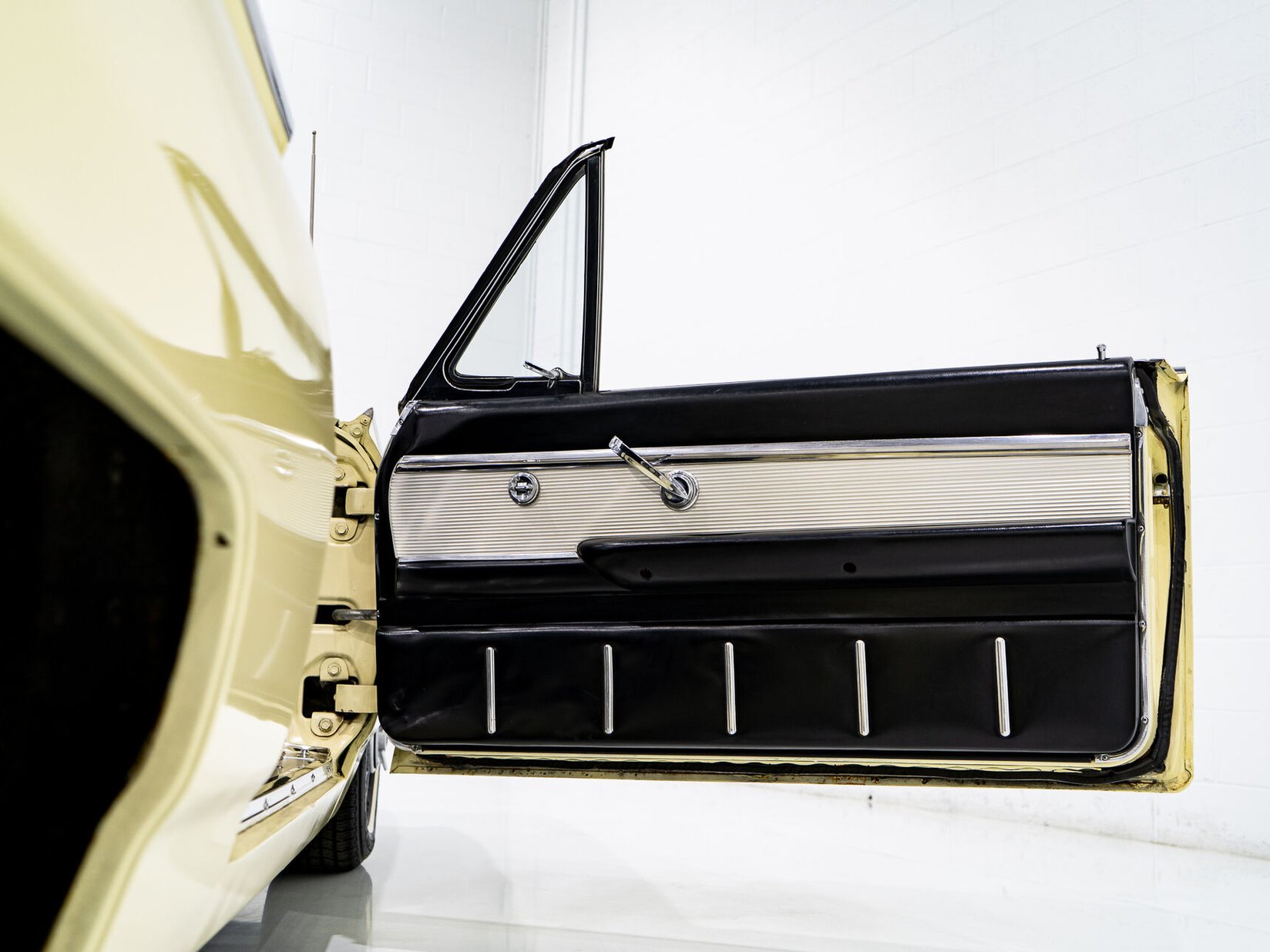 Ford Thunderbird Beautifully Presented From Older Restoration with original bill of sale 1962 Jaune Montréal - photo #57