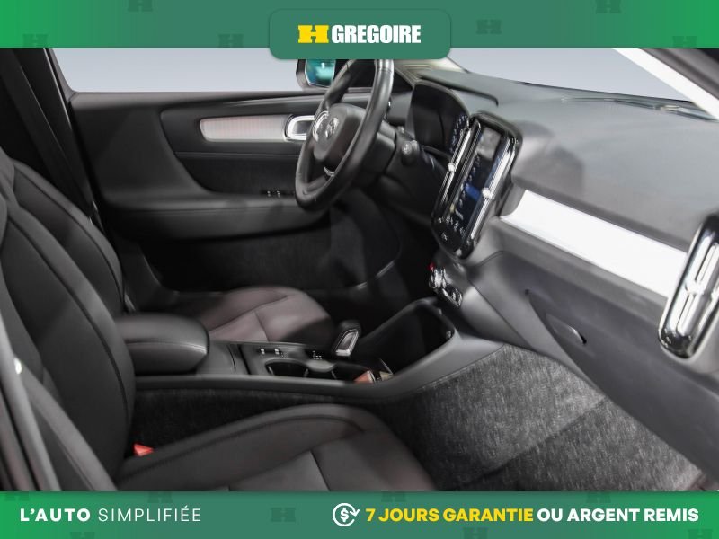 2021 Volvo XC40 Black Laval - photo #30