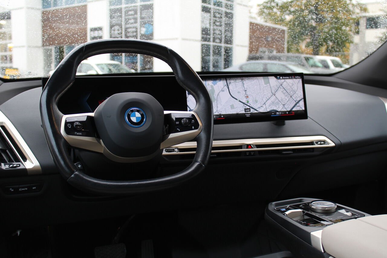 BMW iX VIN: WB513CF07PCK32345 2023 Noir Sainte-Rose - photo #11