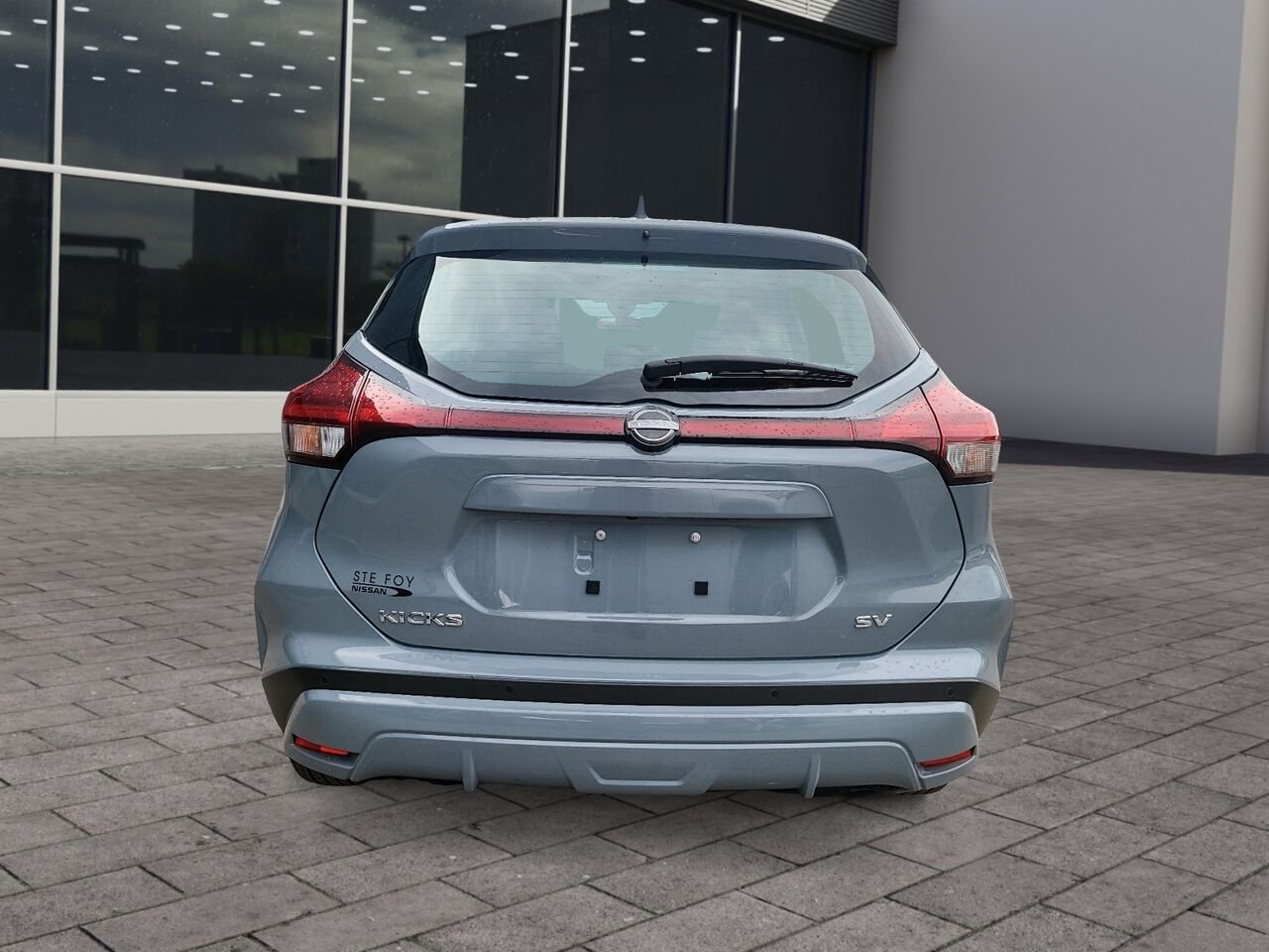2024 Nissan Kicks SV TA Grey Québec - photo #2