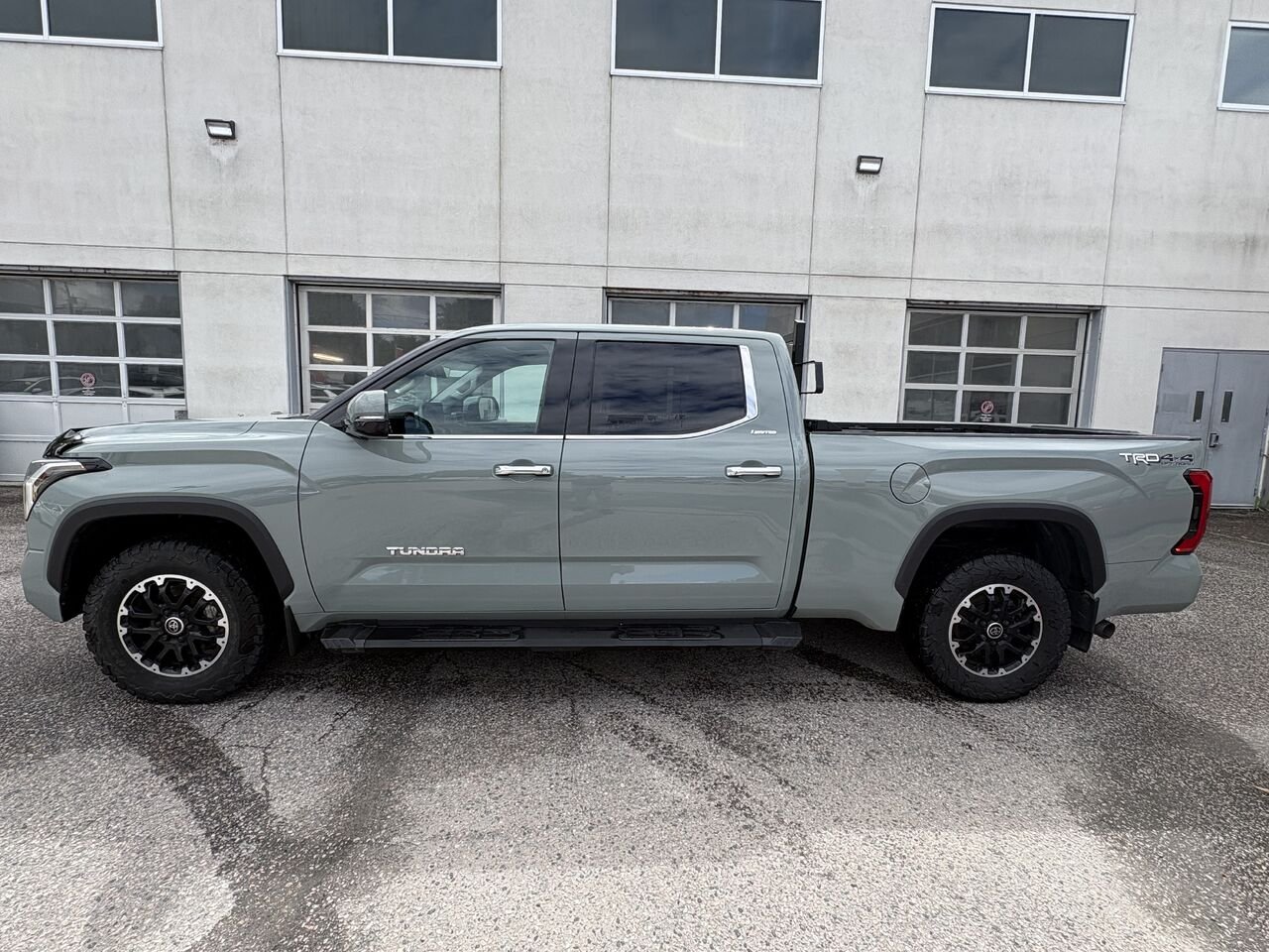 2023 Toyota TUNDRA LIMITED Green Mont-Laurier - photo #6