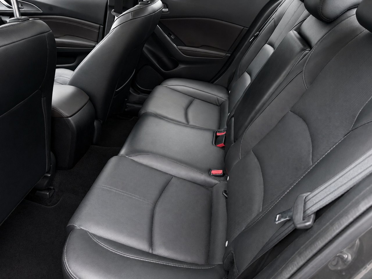 2018 Mazda Mazda3 Silver Châteauguay - photo #8