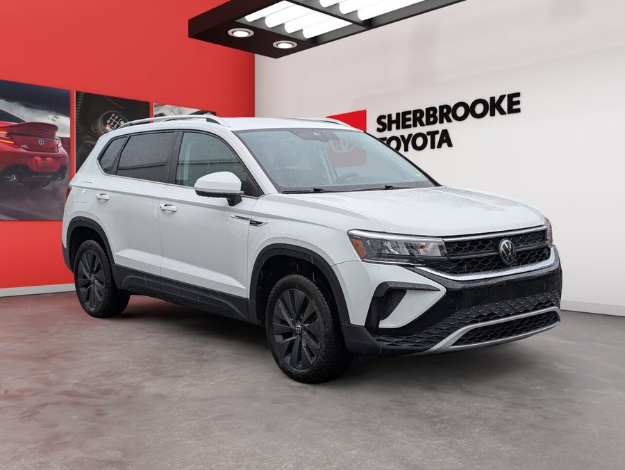 Volkswagen Taos Comfortline/SIÈGES CHAUFFANTS/VOLANT CHAUFFANT/SIÈGES EN CUIR/AC BIZONE 2024 Blanc