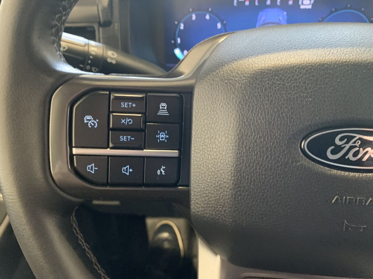 Ford F-150 F150 XLT 302A SPORT NAV REG VIT ADAPT 2024 Rouge Châteauguay - photo #40