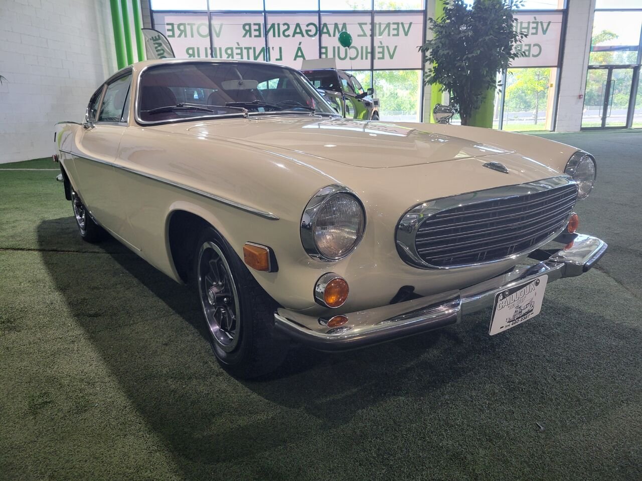 1970 Volvo P1800e Beige  - photo #7