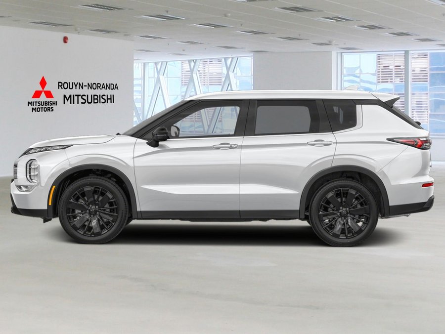 2026 Mitsubishi Outlander LE S-AWC White Diamond