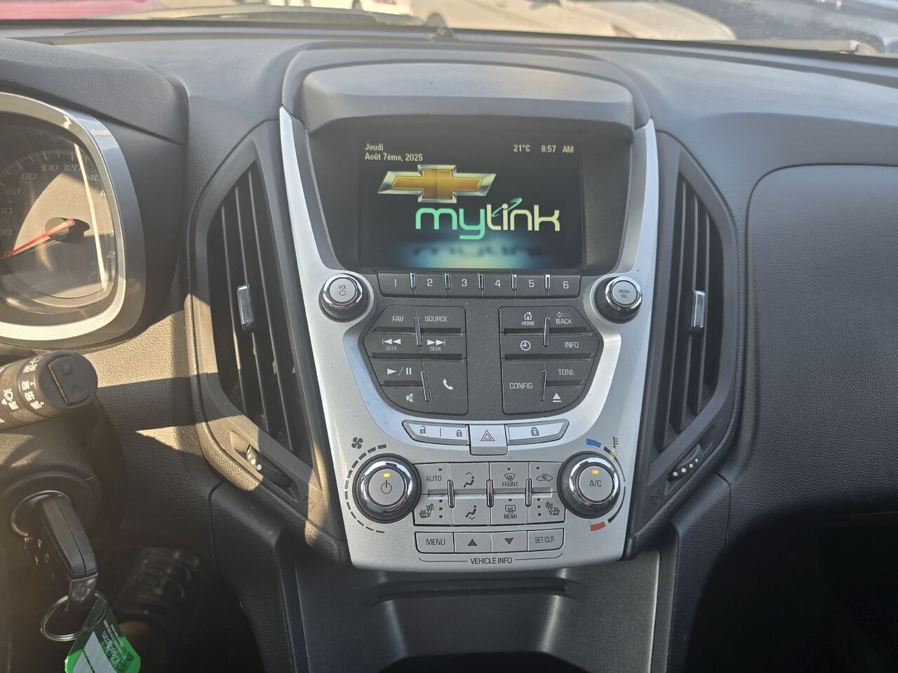 2015 Chevrolet Equinox Black  - photo #10