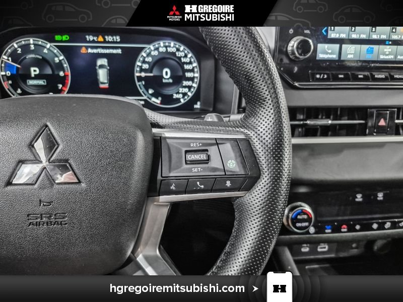 2024 Mitsubishi Outlander Grey Blainville - photo #22