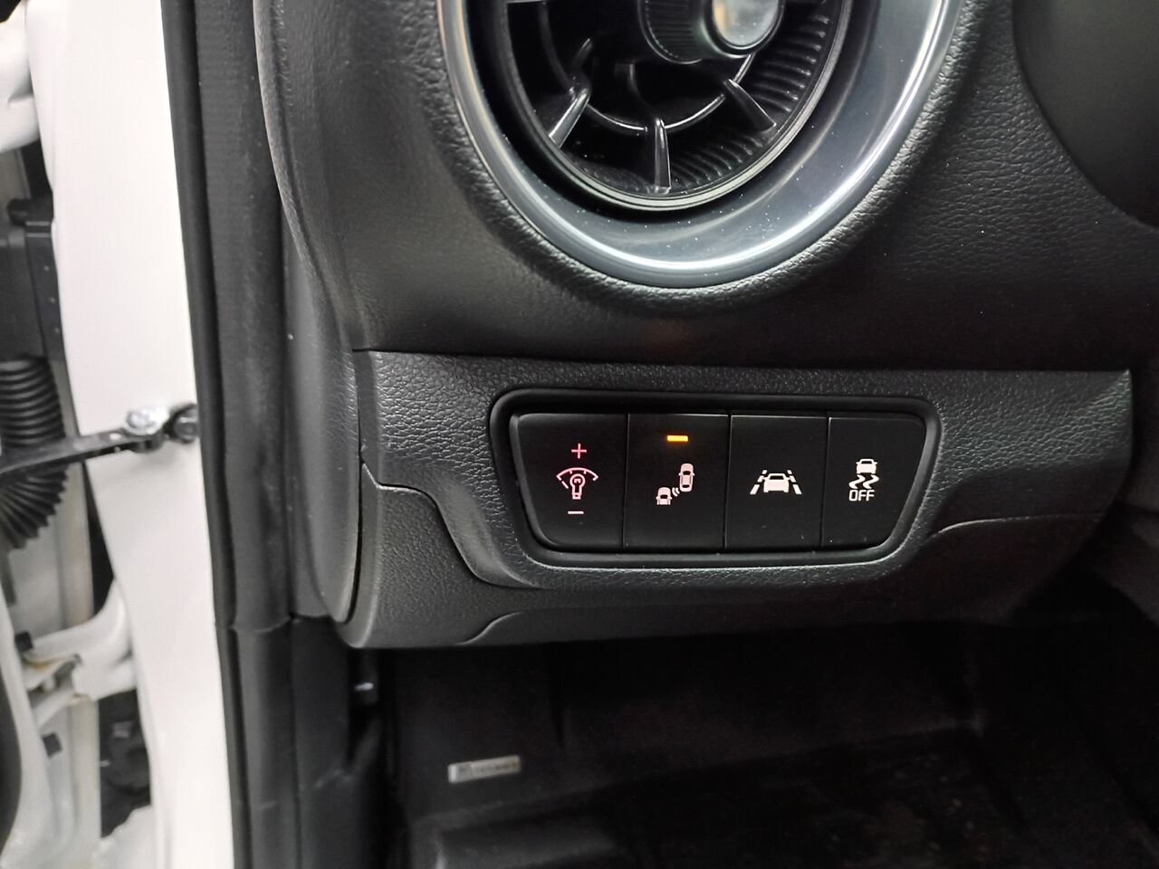 2021 Kia Forte White Blainville - photo #21