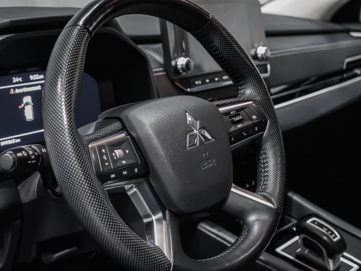 2023 Mitsubishi Outlander SEL Silver Montreal - photo #7