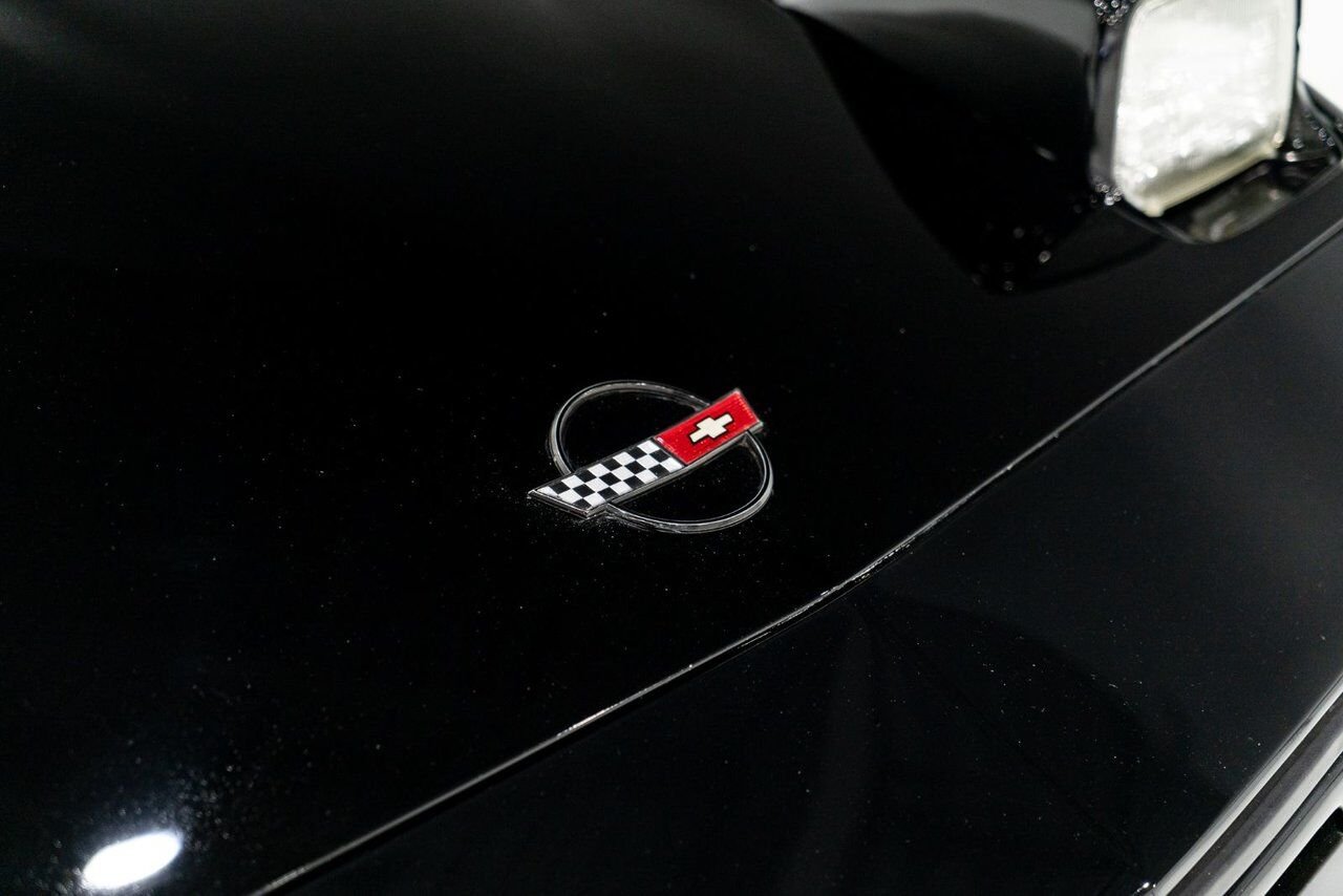 Chevrolet Corvette ZR1 | PRIX EN USD 1990 Noir Montréal - photo #34