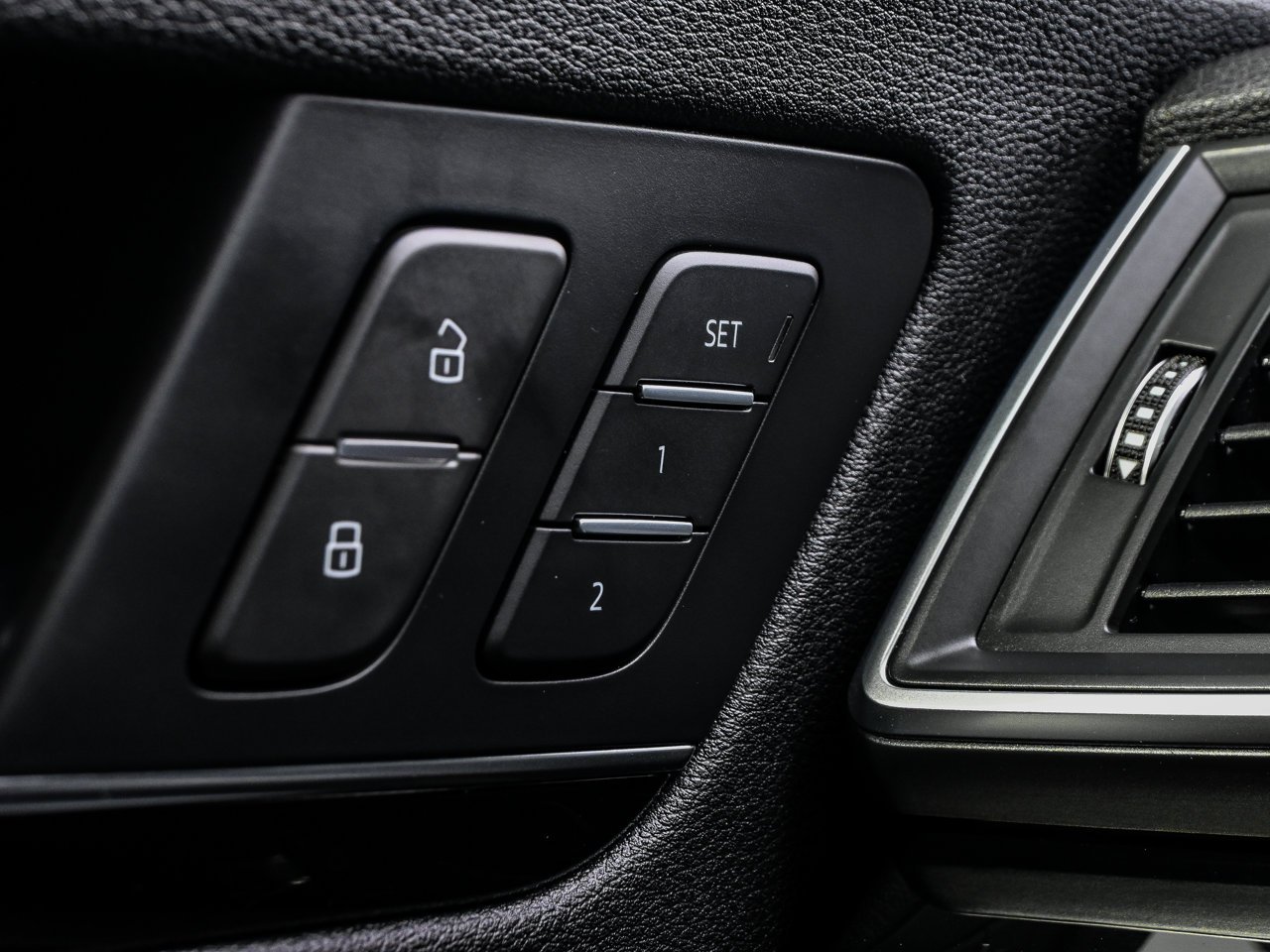2019 Audi Q5 Progressiv 45 TFSI quattro Black Sherwood Park - photo #19